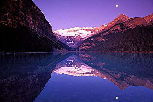 维多利亚山,满月,反射,路易斯湖,班芙国家公园,艾伯塔省,加拿大