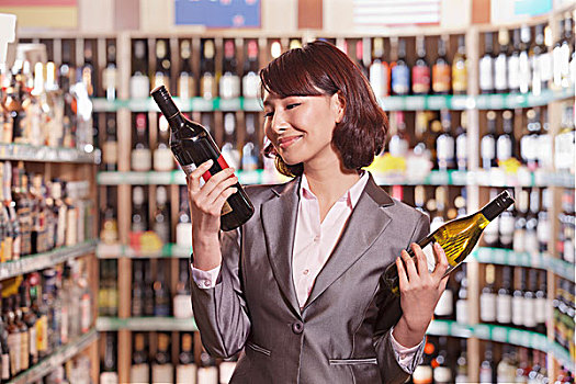 中年,女人,选择,葡萄酒,酒品商店