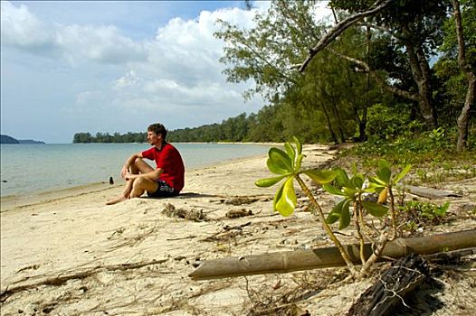 男人,蹲,孤单,海滩,思考,靠近,柬埔寨