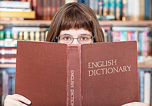 女孩,看,上方,英文,字典,图书馆