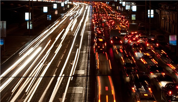 夜晚,道路