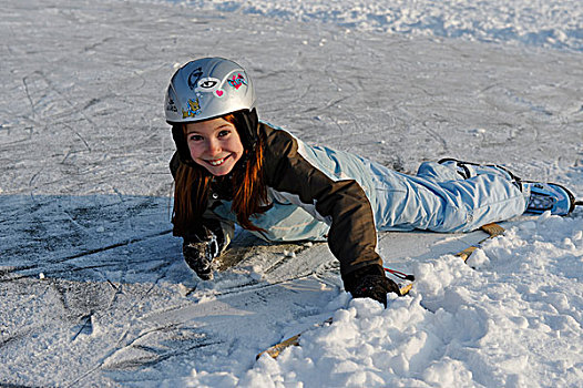 女孩,滑冰,施塔恩贝格湖,区域,上巴伐利亚,巴伐利亚,德国,欧洲