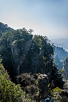 湖南张家界国家森林公园杨家界龙泉峡绝壁宛若壮观,古城墙