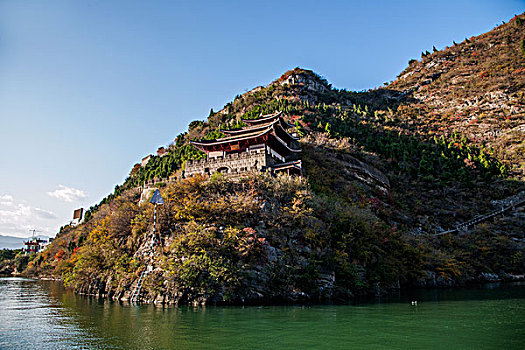 长江三峡瞿塘峡峡谷赤甲山赤甲楼