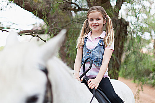 微笑,女孩,骑,马,公园