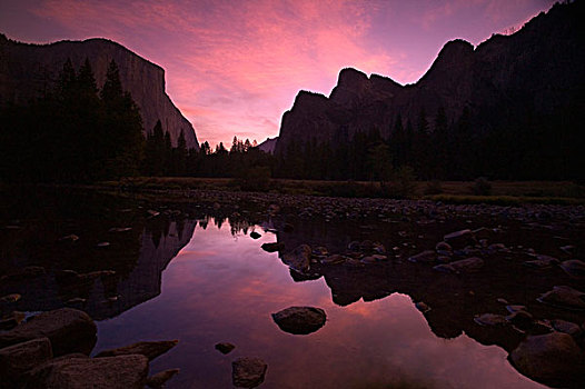 美国,加利福尼亚,优胜美地国家公园,彩色,日出,优胜美地山谷,反射,默塞德河