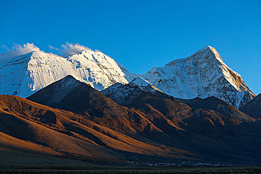 卓木拉日雪山