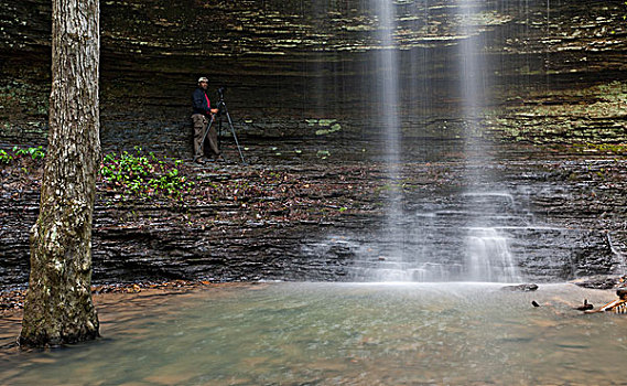摄影师,靠近,瀑布,阿肯色州,美国