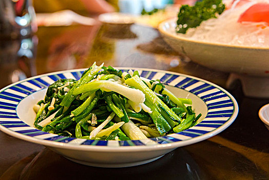 台湾中式餐厅必备的食物,营养好吃的炒青菜,葱仔珠