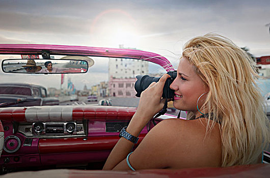美女,拍照,老爷车,哈瓦那,马雷贡,古巴