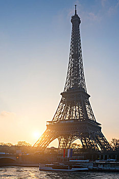 法国巴黎铁塔,埃菲尔铁塔