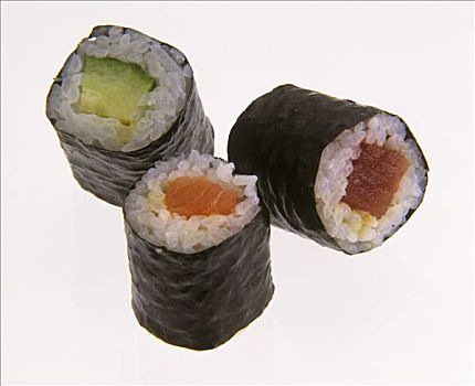 三个,寿司卷