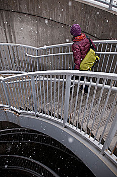 女人,攀登,楼梯,雪中