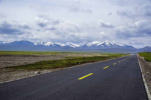 雪山草原公路