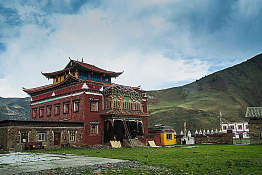 藏族村庄民居