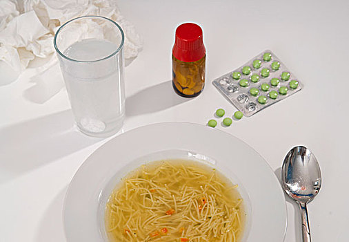 药物,碗,鸡汤,水杯,桌上,棚拍