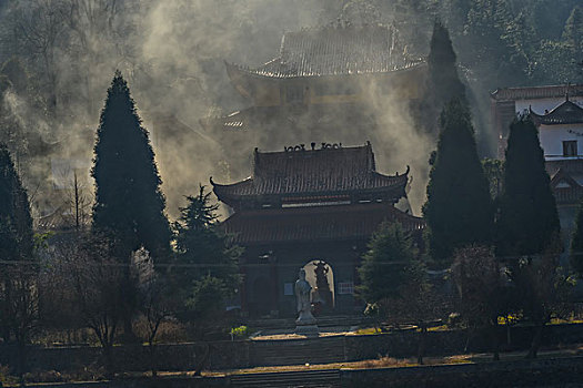 树,蓝,背景,池塘,倒影,烟,枯枝,寺庙,太阳,阳光,水,岸,淤泥,泥潭,村庄,山岗