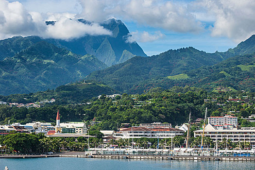 城市风光,高山,帕皮提,塔希提岛