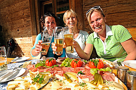 女人,餐食,大浅盘,啤酒,远足