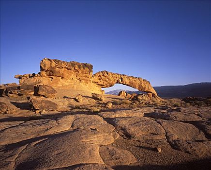 日落,拱形,大阶梯-埃斯卡兰特国家保护区,犹他,美国