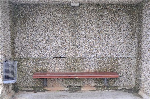 公交车站,70年代,长椅,垃圾桶