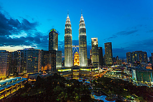 城市,吉隆坡,晚上,光亮,双子塔,远景,马来西亚