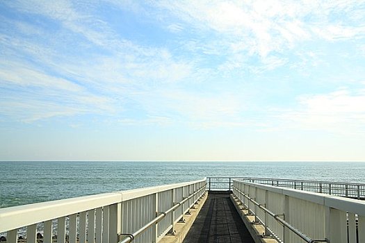 步行桥,海岸