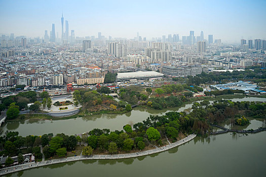 中国广东广州,航拍海珠湖湿地公园与城市新中轴线