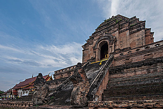 泰国清迈古城契迪龙寺,wat,chedi,luang,主佛塔