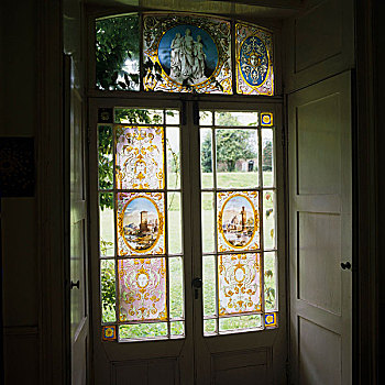 老式,彩色玻璃窗,平台,门,百叶窗