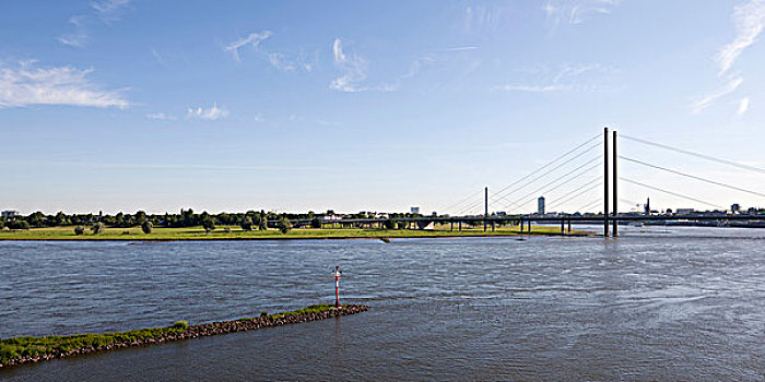 莱茵河,吊桥,城市天际线,远景,杜塞尔多夫,德国