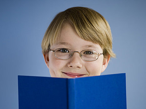 男孩,读,书本,微笑