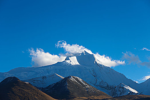 卓木拉日雪山