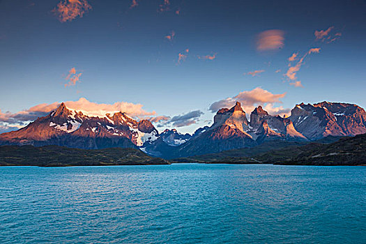 智利,麦哲伦省,区域,托雷德裴恩国家公园,拉哥裴赫湖,风景,黎明