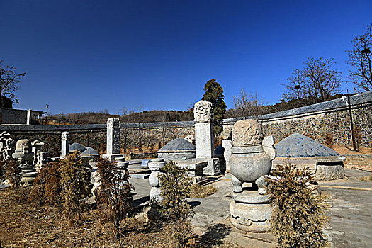 田义坟冢