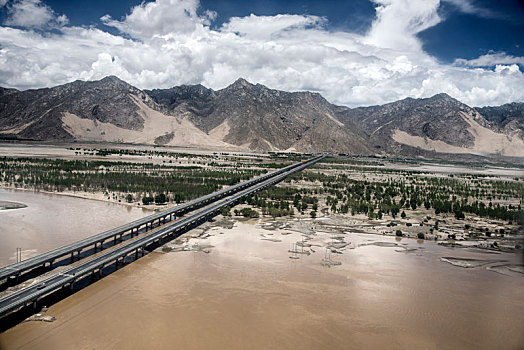 西藏的公路