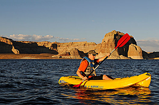皮划艇手,鲍威尔湖,格兰峡谷,亚利桑那,美国