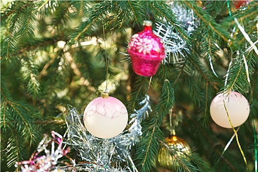 白色,球,粉色,房子,圣诞装饰