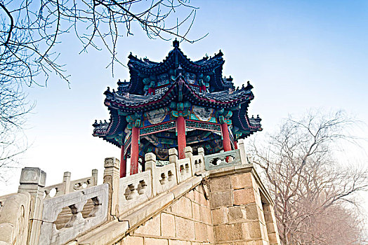 北京颐和园界镜桥凉亭