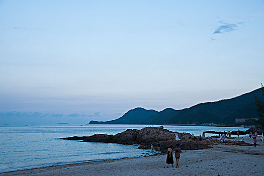 广东省深圳市大鹏半岛南奥镇杨梅坑清晨中的魅力海滩