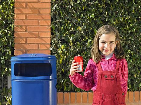 女孩,5-7岁,姿势,罐,靠近,公用,垃圾箱,阿利坎特,西班牙