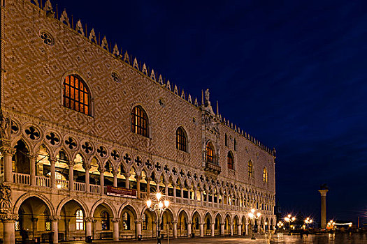 公爵宫,夜晚,威尼斯,威尼托,意大利,欧洲