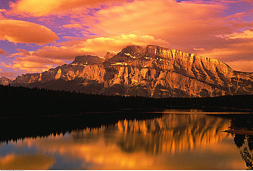 日落,上方,伦多山,湖,班芙国家公园,艾伯塔省,加拿大
