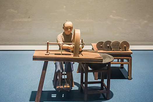 南京博物院内古人琢玉流程模型