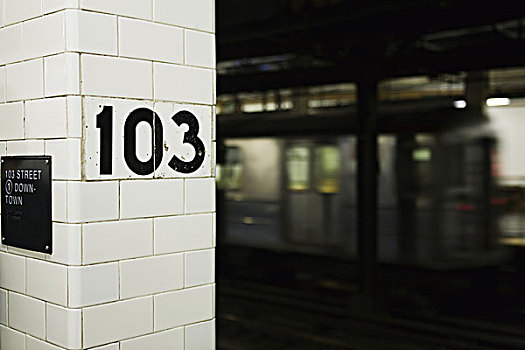 标识,柱子,地铁站台,地铁,离开,车站