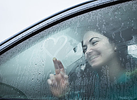 女青年,湿,车窗