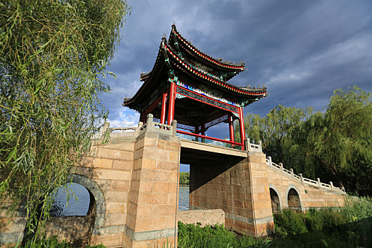 北京皇家园林颐和园西堤六桥柳桥