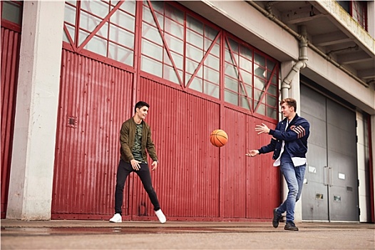 两个,年轻,男人,玩,篮球,市区,布里斯托尔,英国