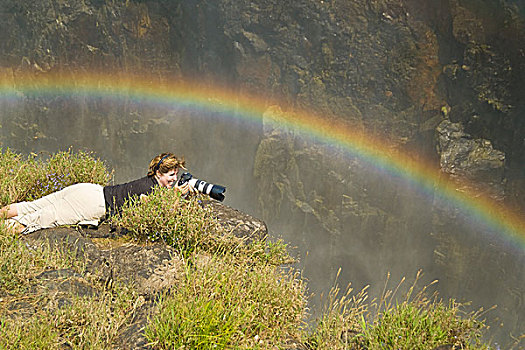 维多利亚瀑布,莫西奥图尼亚,南非,摄影师,上方,边缘,悬崖,捕获,瀑布