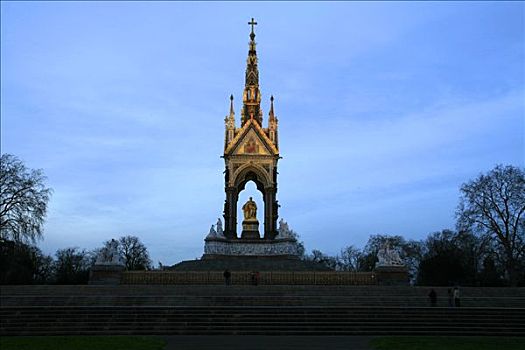 阿尔伯特亲王纪念碑,黄昏,肯辛顿花园,伦敦,英格兰,英国,欧洲